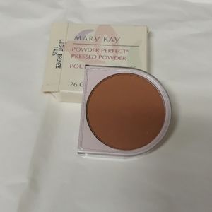 Mary Kay pressed powder foundation light bronze